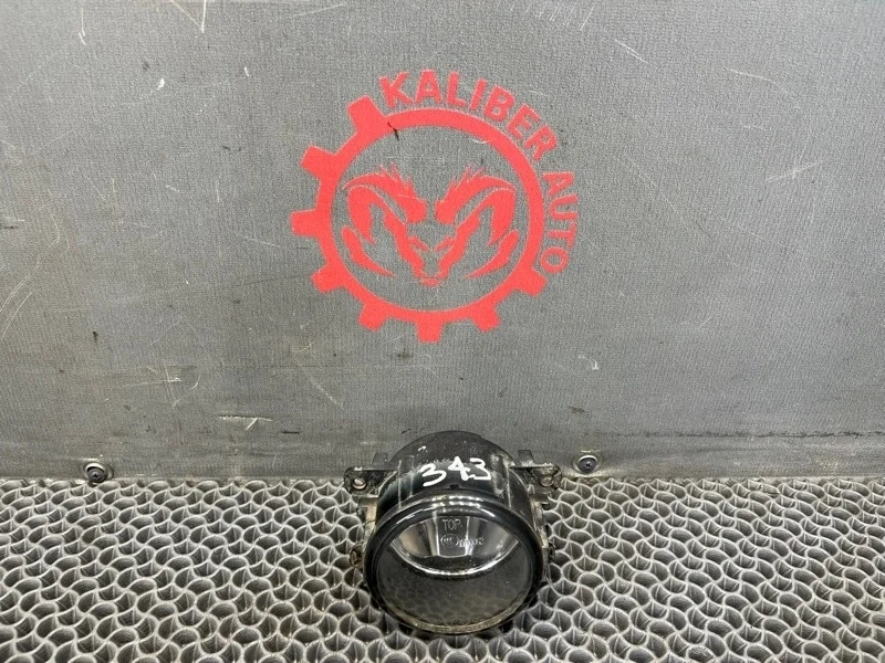 Фара противотуманная Mitsubishi Pajero 4 2007 MN142091 V98W 4M41