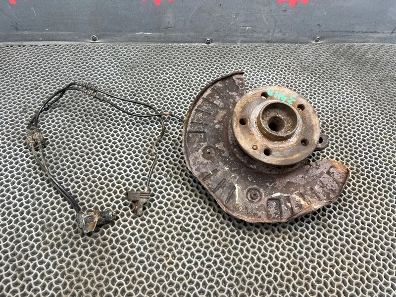 Кулак поворотный Mercedes Benz V-Class 2008 A6393301232 W-639 646.980, передний левый