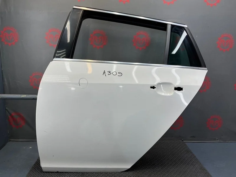 Дверь Opel Insignia 2011 22805992 1G A20DTH, задняя левая