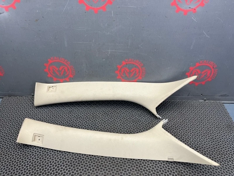 Обшивка стойки Volvo XC70 2008 39858049 2.4 D5244T4, передняя