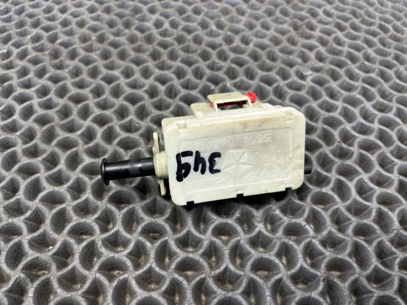 Датчик включения стоп сигнала Dodge Neon 2 2002 56045043AG 2.0 ECB