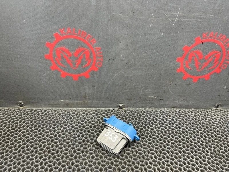 Резистор печки Volkswagen Touareg 2006 7L0907521B 7LA 3.0 BKS