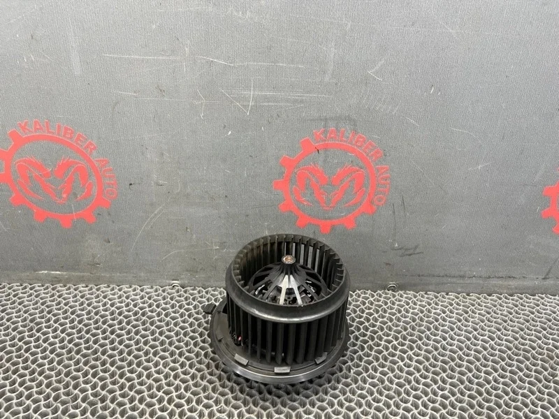 Моторчик печки Audi Q7 2007 7H0819021 3.0 BUG, задний