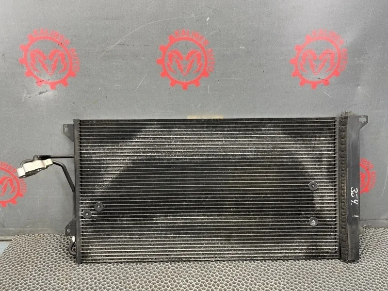 Радиатор кондиционера Audi Q7 2007 4L0260401A 3.0 BUG