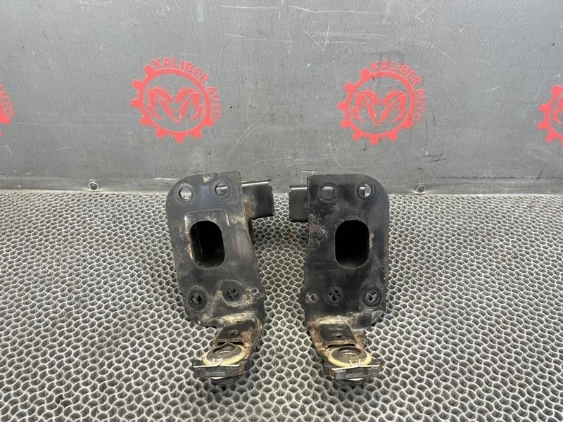 Кронштейн усилителя бампера Audi Q7 2007 4L0807133A 3.0 BUG, передний