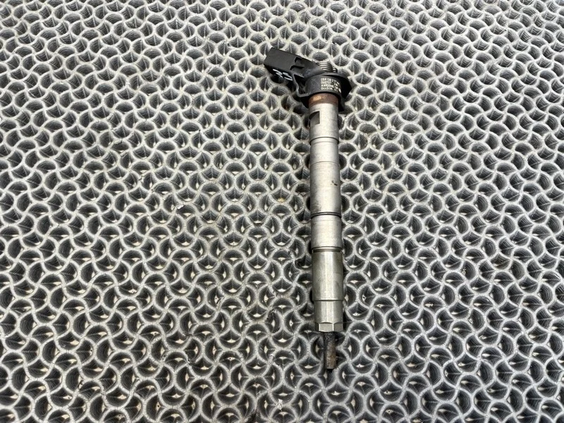 Форсунка топливная Volkswagen Touareg 2006 059130277AH 7LA 3.0 BKS