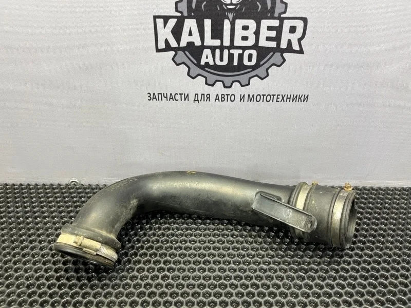 Патрубок интеркулера Volvo XC70 2008 30774692 2.4 D5244T4