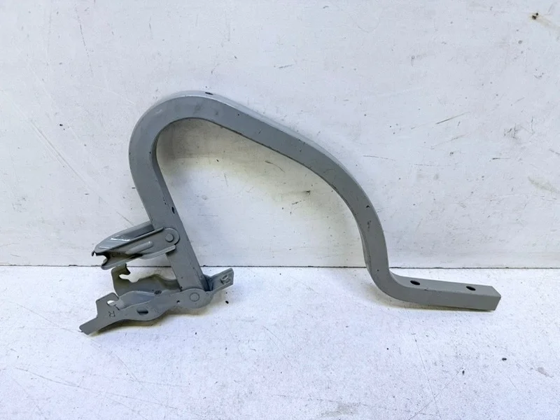 Петля крышки багажника Hyundai Solaris 2010-2014