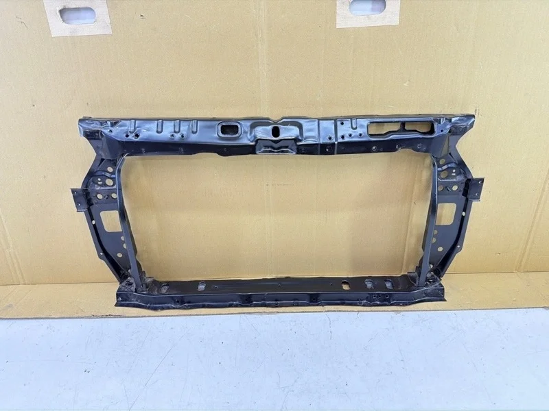 Панель передняя (телевизор) Hyundai Solaris 2010-2017