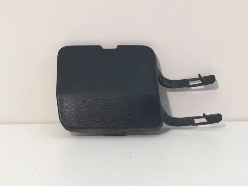 Заглушка буксировочного крюка бампера Renault Sandero 2009-2014 8200763631 1, передняя