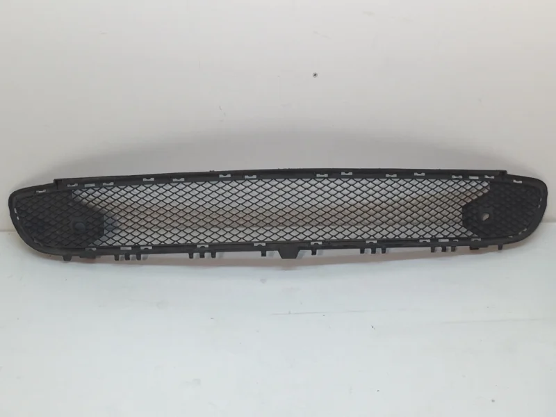 Решётка бампера Mercedes-Benz GLA-klasse 2013-2020 A1568853122 X156, передняя