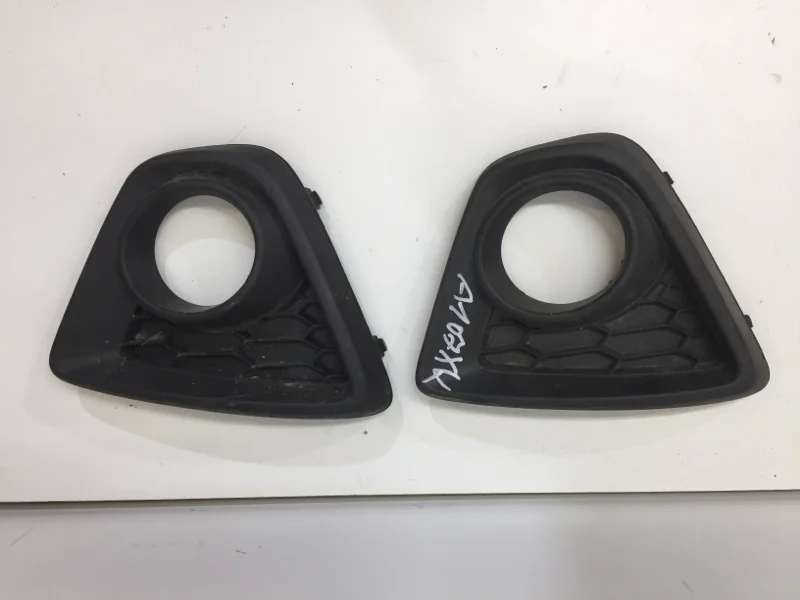 Накладка ПТФ Mazda CX-5 2011-2017 KD5350C11 1, передняя правая