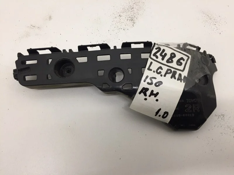 Кронштейн бампера Toyota Land Cruiser Prado 2017-2020 5211560220 150, передний правый