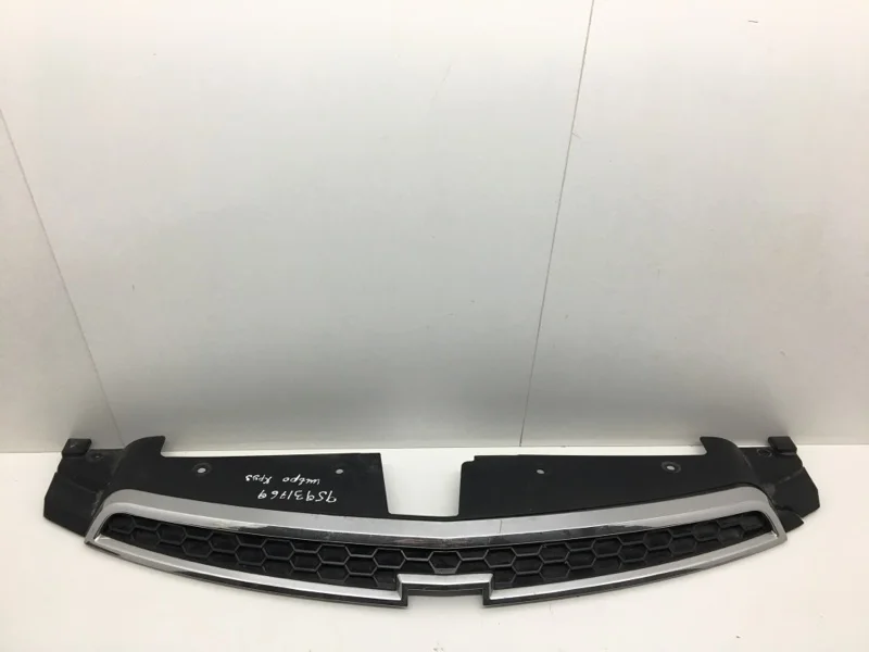Решетка Chevrolet Cruze 2009-2015 95931769 1, передняя