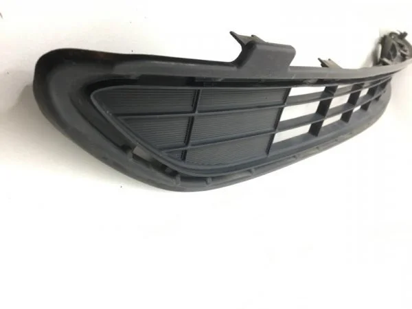 Решётка бампера Toyota Rav4 2015-2019 5311242100 CA40, передняя