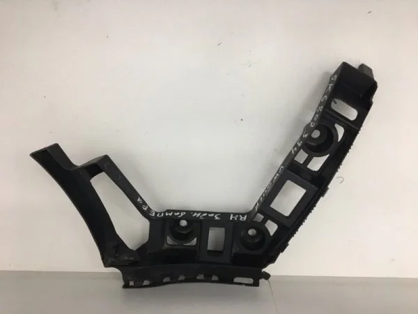 Кронштейн бампера Volkswagen Golf 2008-2012 5K6807394 6, задний правый