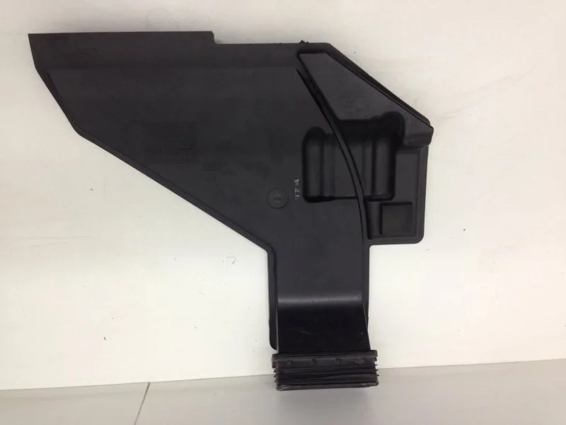 Резонатор воздушного фильтра Hyundai Tucson 2015-2018 28210D3200 3, передний