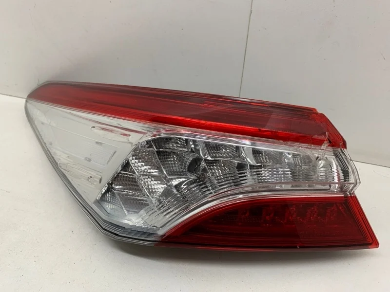 Фонарь внешний Toyota Camry 2017-2020 8156033690 XV70, задний левый