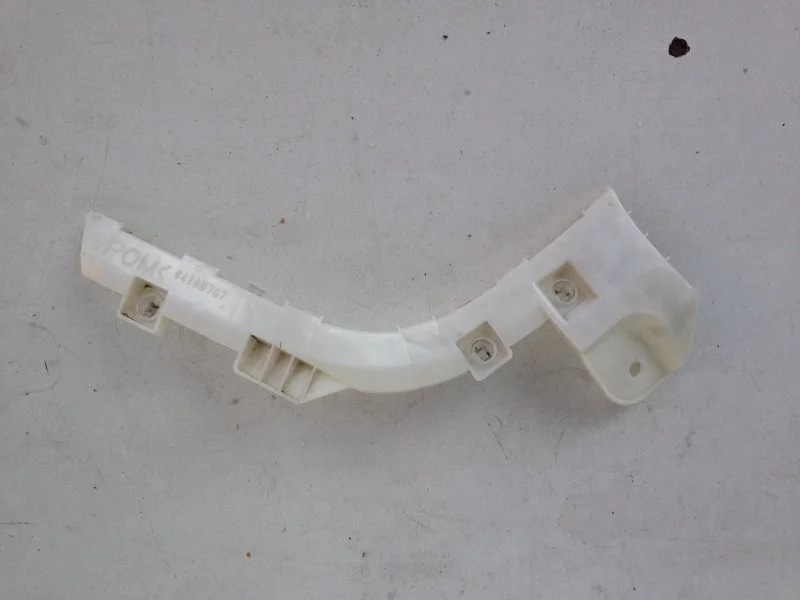 Направляющая крепления бампера Mitsubishi ASX 2010-2013 6410B707 1, задняя левая