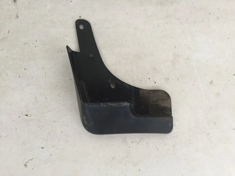 Брызговик Nissan X-Trail 2017-2021 638554CE0A T32, передний левый