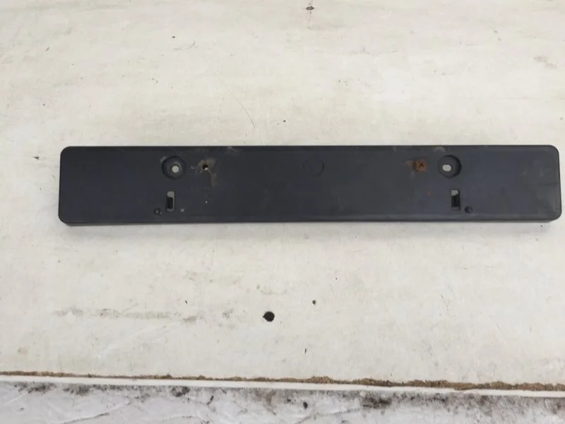 Накладка под номерной знак Toyota Camry 2014-2018 5211406370 XV50, передняя