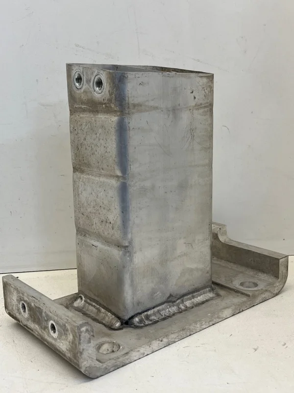 Кронштейн усилителя бампера Land Rover Range Rover 2012-2017 LR128131 4, передний правый