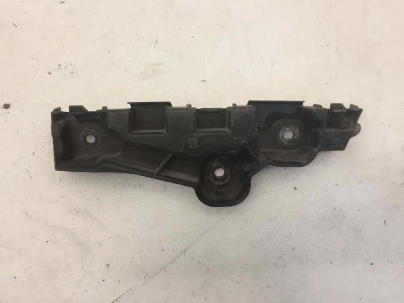 Кронштейн бампера Renault Logan 2012-2020 622233582R 2, передний левый