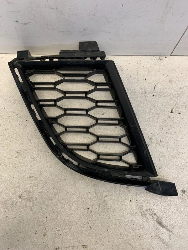 Решетка в бампер BMW 3 series 2018-2021 51118075602 G20, передняя правая