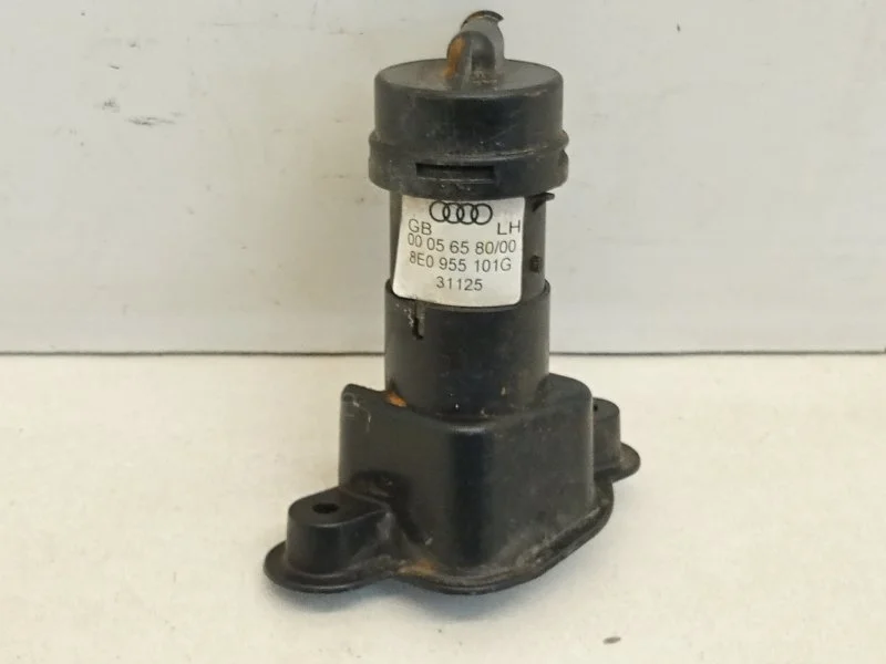 Форсунка омывателя фары Audi A4 2004-2009 8E0955101G B7, передняя левая