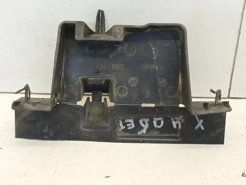 Кронштейн Renault Logan 2012-2018 214998904R 2, передний