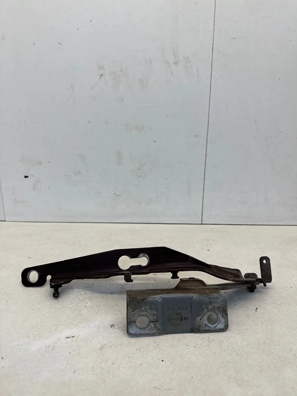 Петля капота Volvo S60 2013-2018 31385813 2, правая