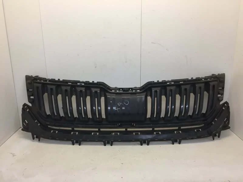 Решётка радиатора Skoda Kodiaq 2016-2021 565853653A 1, передняя