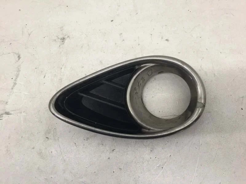 Накладка противотуманной фары Infiniti QX70 2013-2019 622563EV0A 2, передняя