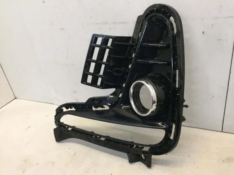Накладка противотуманной фары Kia Rio 2015-2019 86524H0010 4, передняя