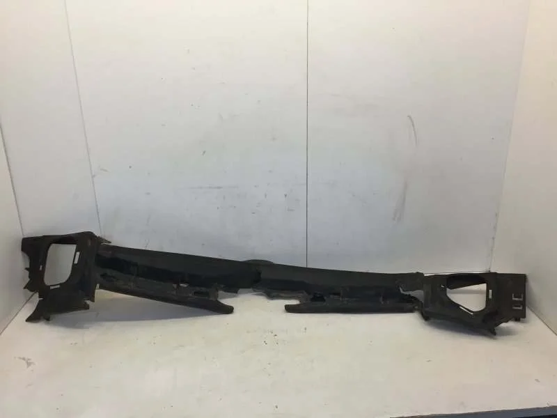 Дефлектор радиатора BMW 5 series 2016-2020 51747383845 G30/G31, передний