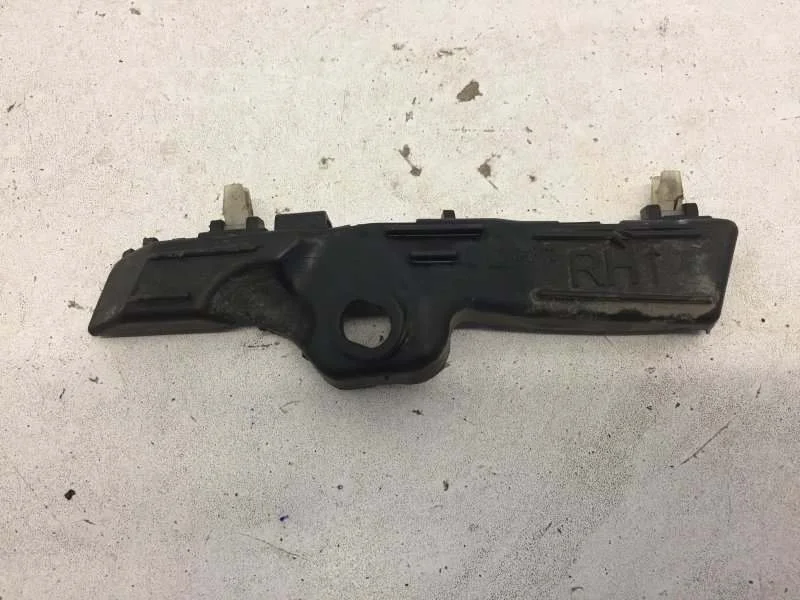 Кронштейн бампера Kia Sorento 2012-2021 865142P500 3, передний правый