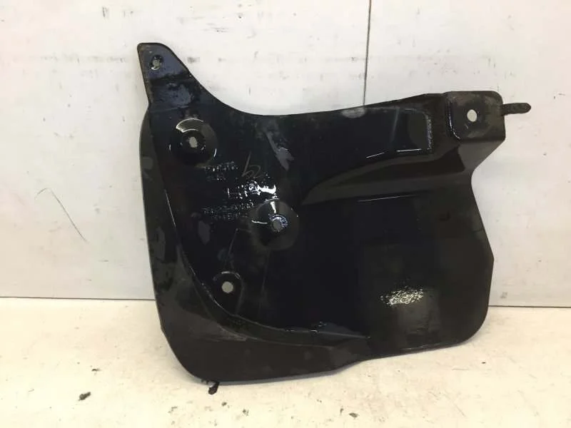 Брызговик Toyota Land Cruiser 2009-2021 7662260130 200, передний левый