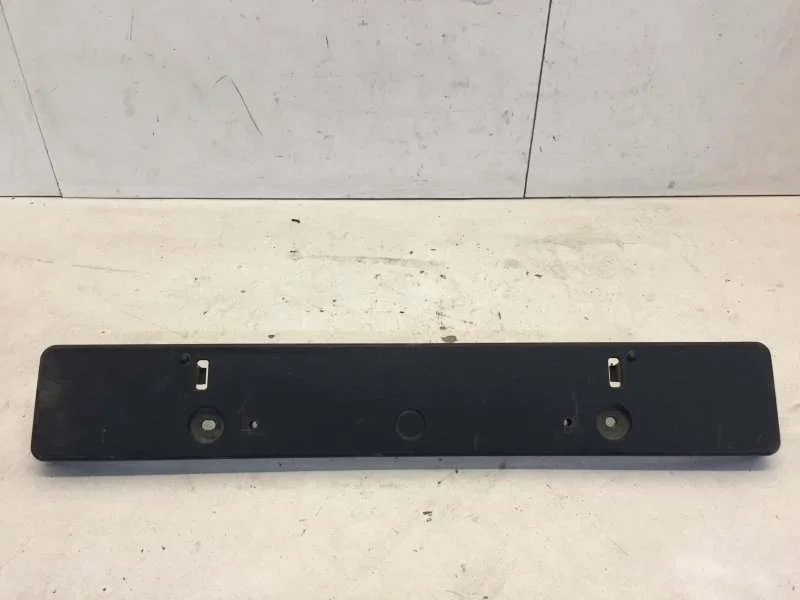 Накладка под номерной знак Toyota Camry 2011-2017 5211406370 XV50, передняя