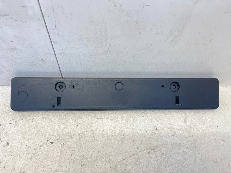 Накладка под номерной знак Toyota Camry 2011-2017 5211406370 XV50, передняя