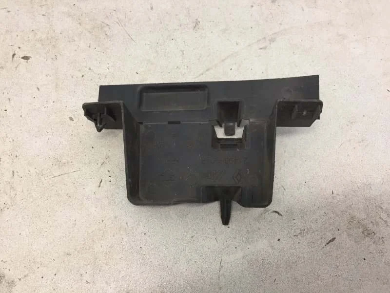 Кронштейн радиатора Renault Logan 2013-2023 214998904R 2, передний