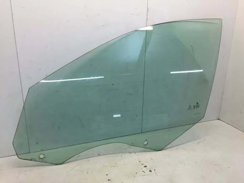 Стекло двери BMW 5 series 2009-2017 51337182109 F10/F11, переднее левое
