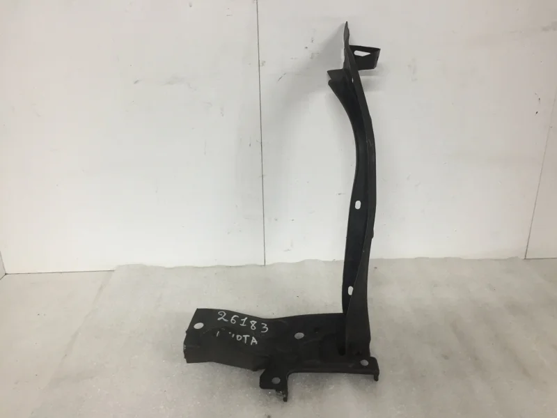 Кронштейн Toyota Camry 2014-2018 5320133182 XV50, передний