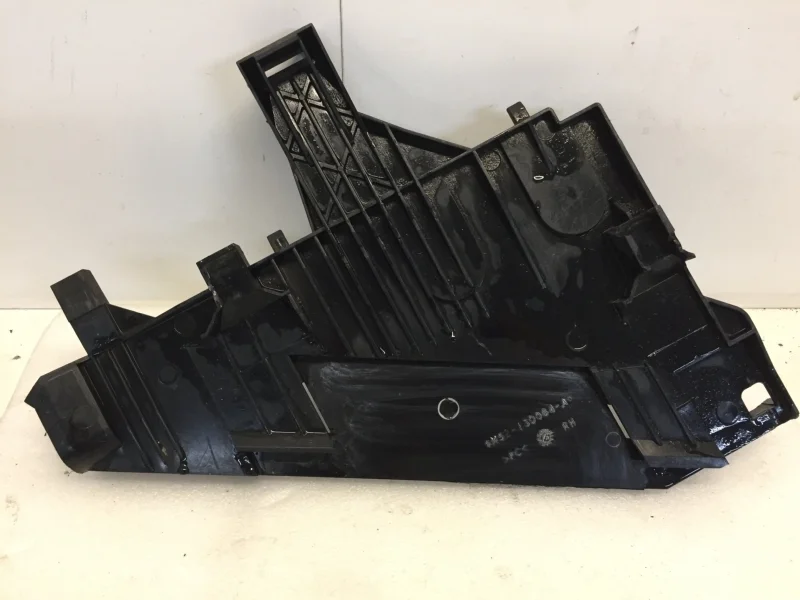 Кронштейн фары Land Rover Freelander 2010-2014 6H5213D084A 2, передний