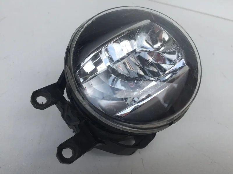 Фара противотуманная Toyota Camry 2017- 2024 8121048051 XV70, передняя правая
