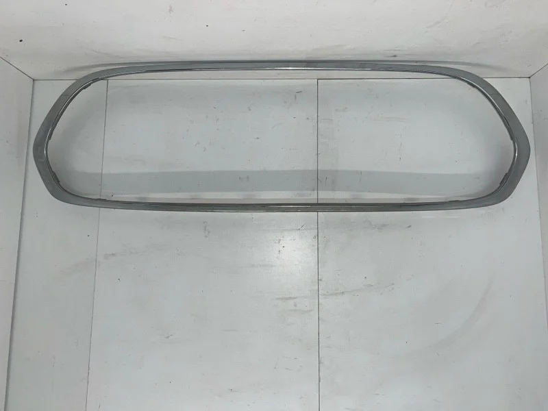 Молдинг решетки радиатора Mini Hatch 2013-2018 51137300589 F55/F56, передний
