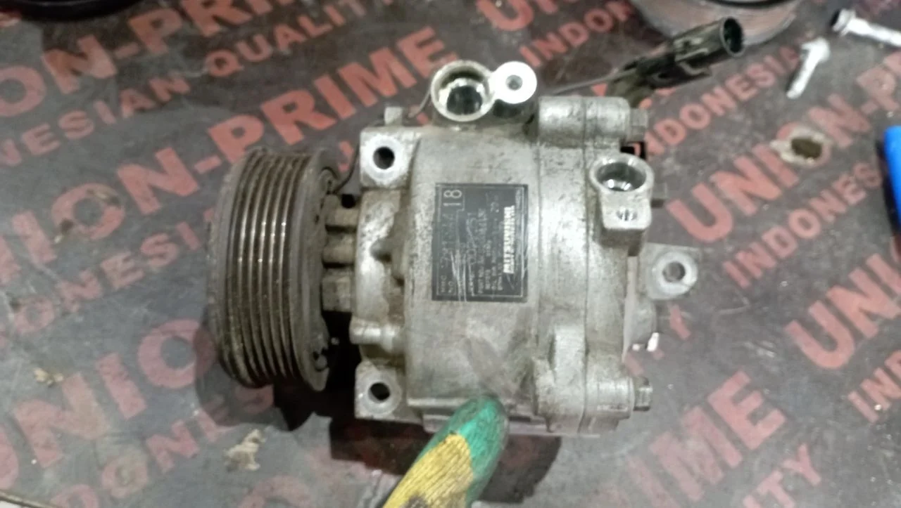 Компрессор кондиционера 7813A418 Mitsubishi Outlander 2 2.4 Бензин