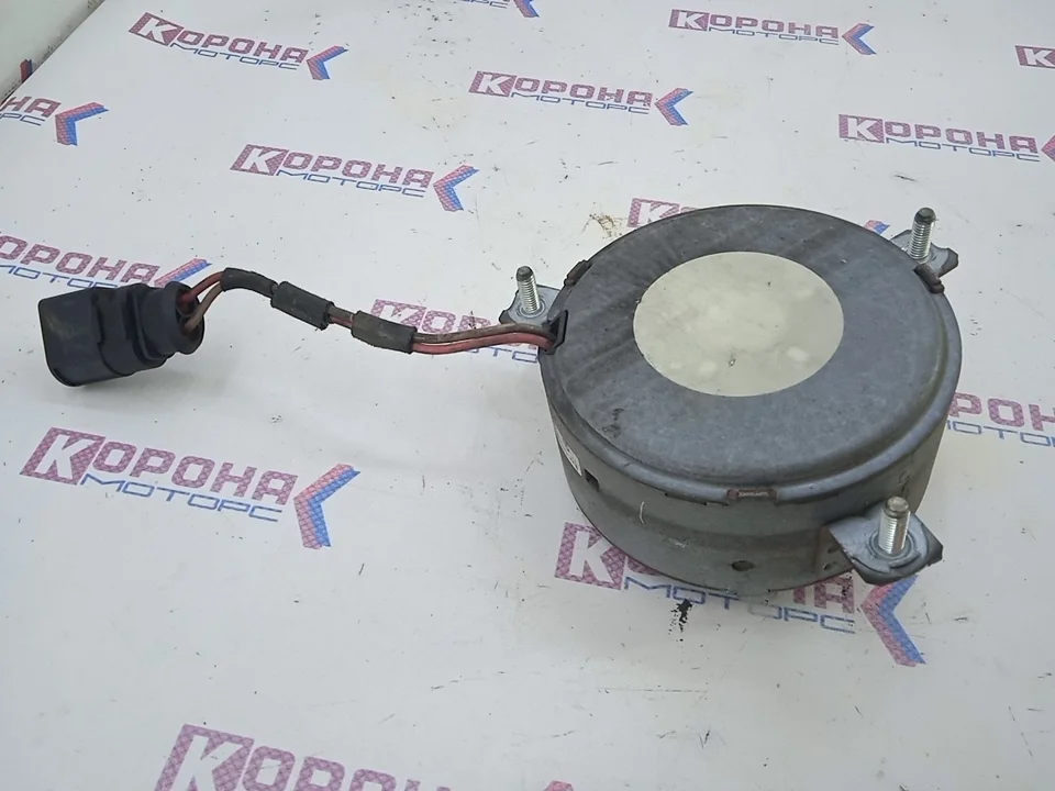 Вентилятор радиатора малый 295 mm (150watt) 1KM959455E Б/У без крыльчатки