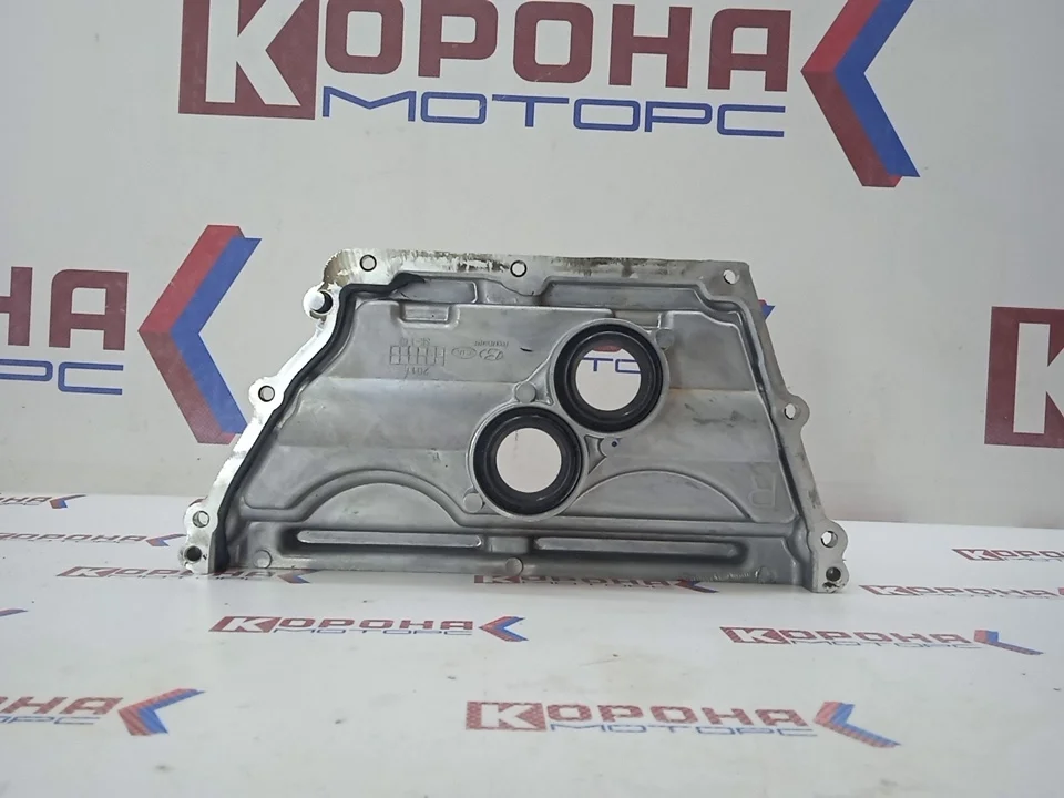Боковая крышка блока двигателя , правая Уценка Уценка,снята с нового двигателя