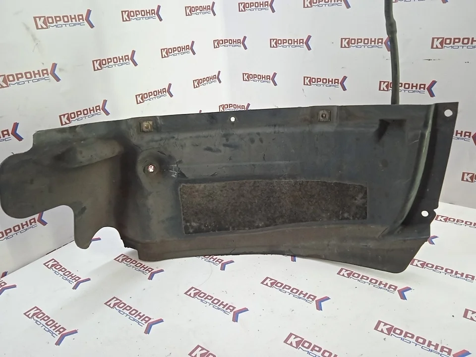 Спойлер переднего правого колеса Б/У Б/У