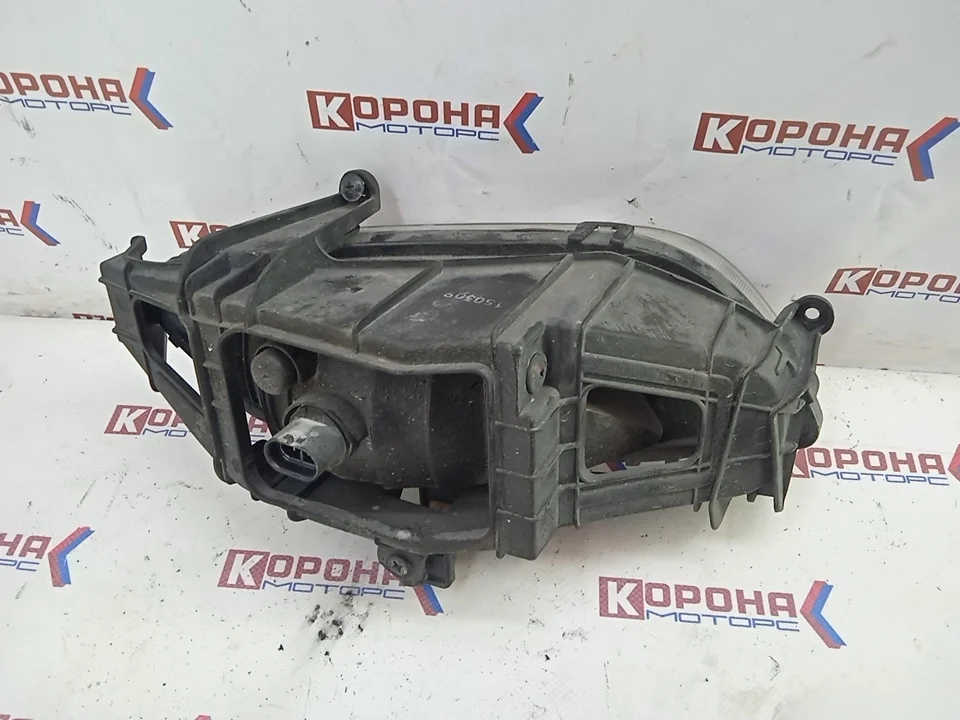 Фара противотуманная левая Б/У Б/У,оригинал